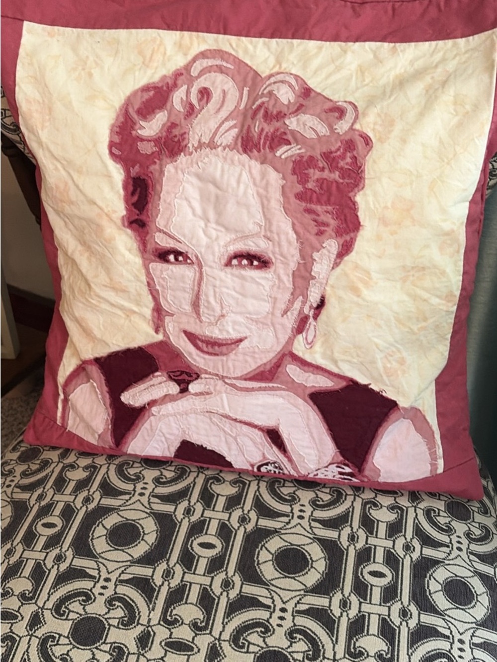 RARE 🛍️👑 BETTE MIDLER  Appliqué Needlework Decorative Pillow Cover -